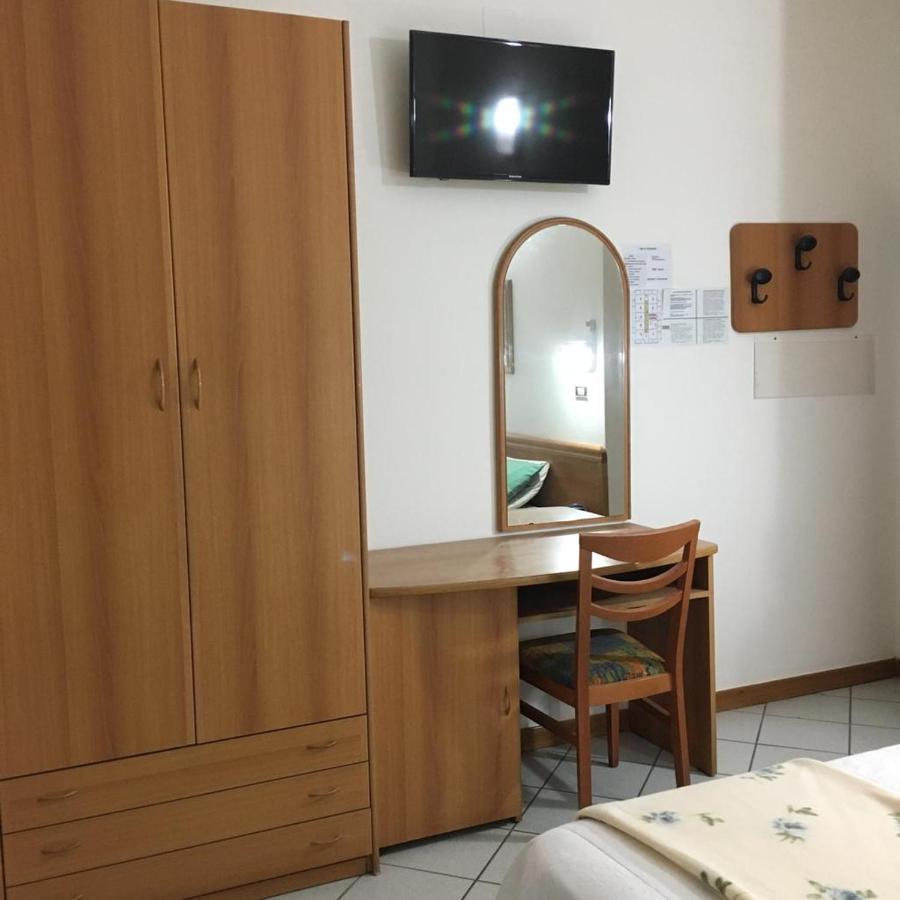 Hotel Venezia San Mauro Mare ภายนอก รูปภาพ