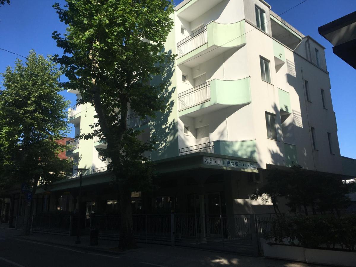 Hotel Venezia San Mauro Mare ภายนอก รูปภาพ