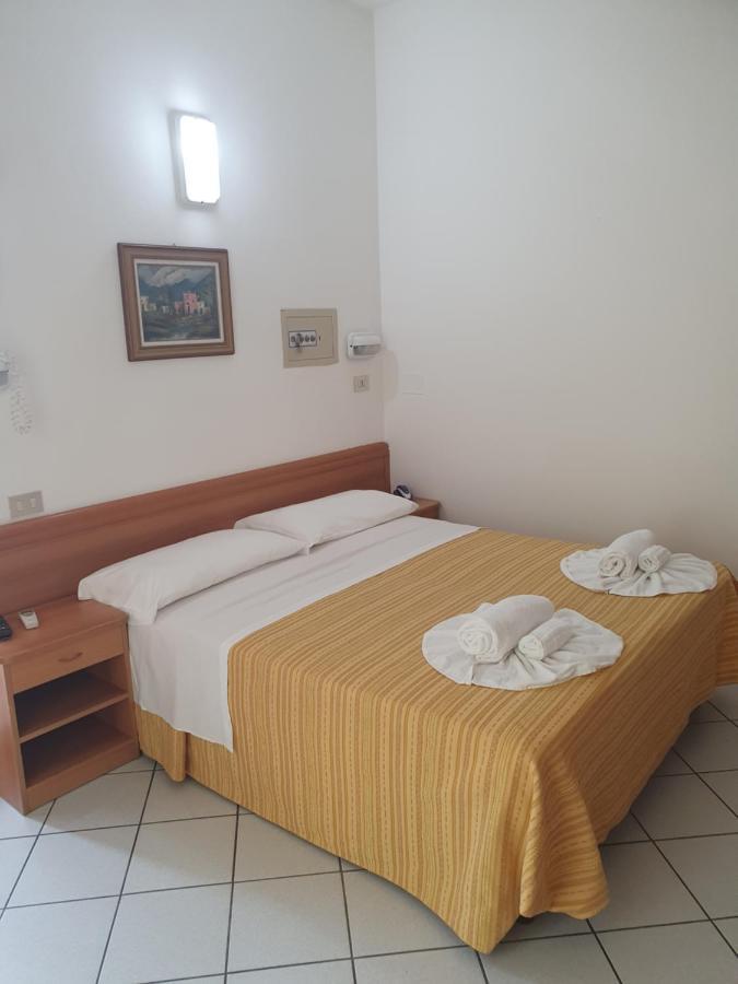 Hotel Venezia San Mauro Mare ภายนอก รูปภาพ
