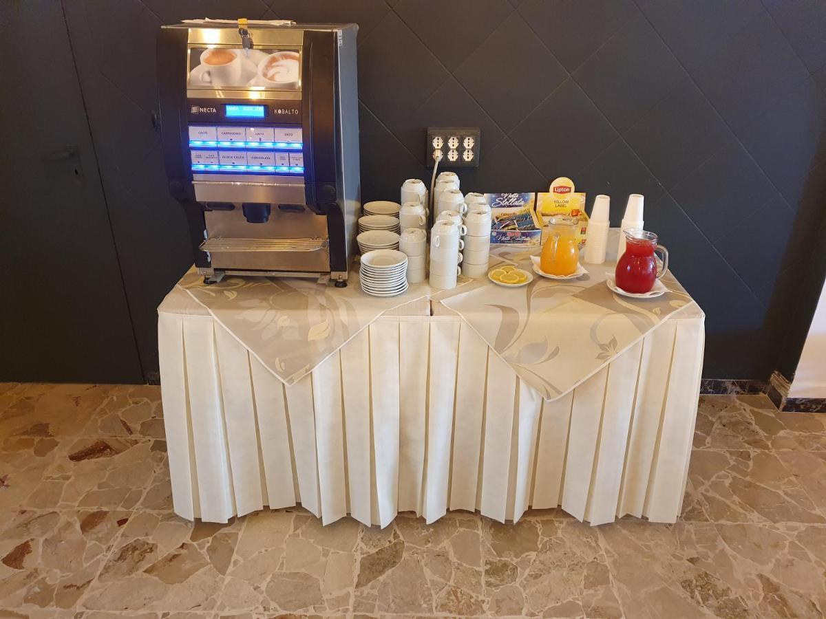 Hotel Venezia San Mauro Mare ภายนอก รูปภาพ